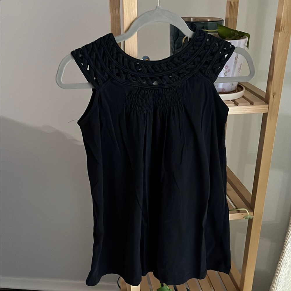 Elegant Black Sleeveless Criss Cross Cotton Top